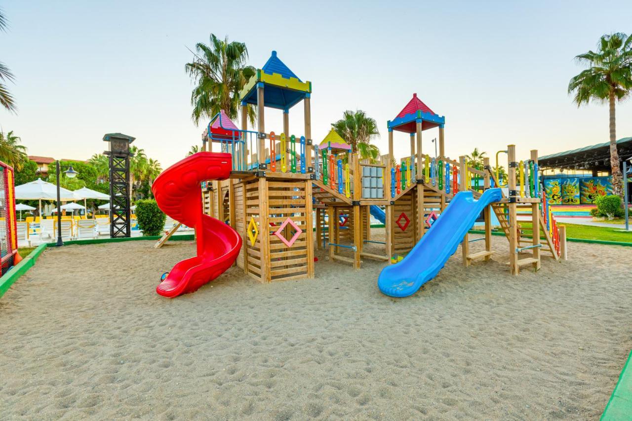 Justiniano Club Park Conti Окурджалар