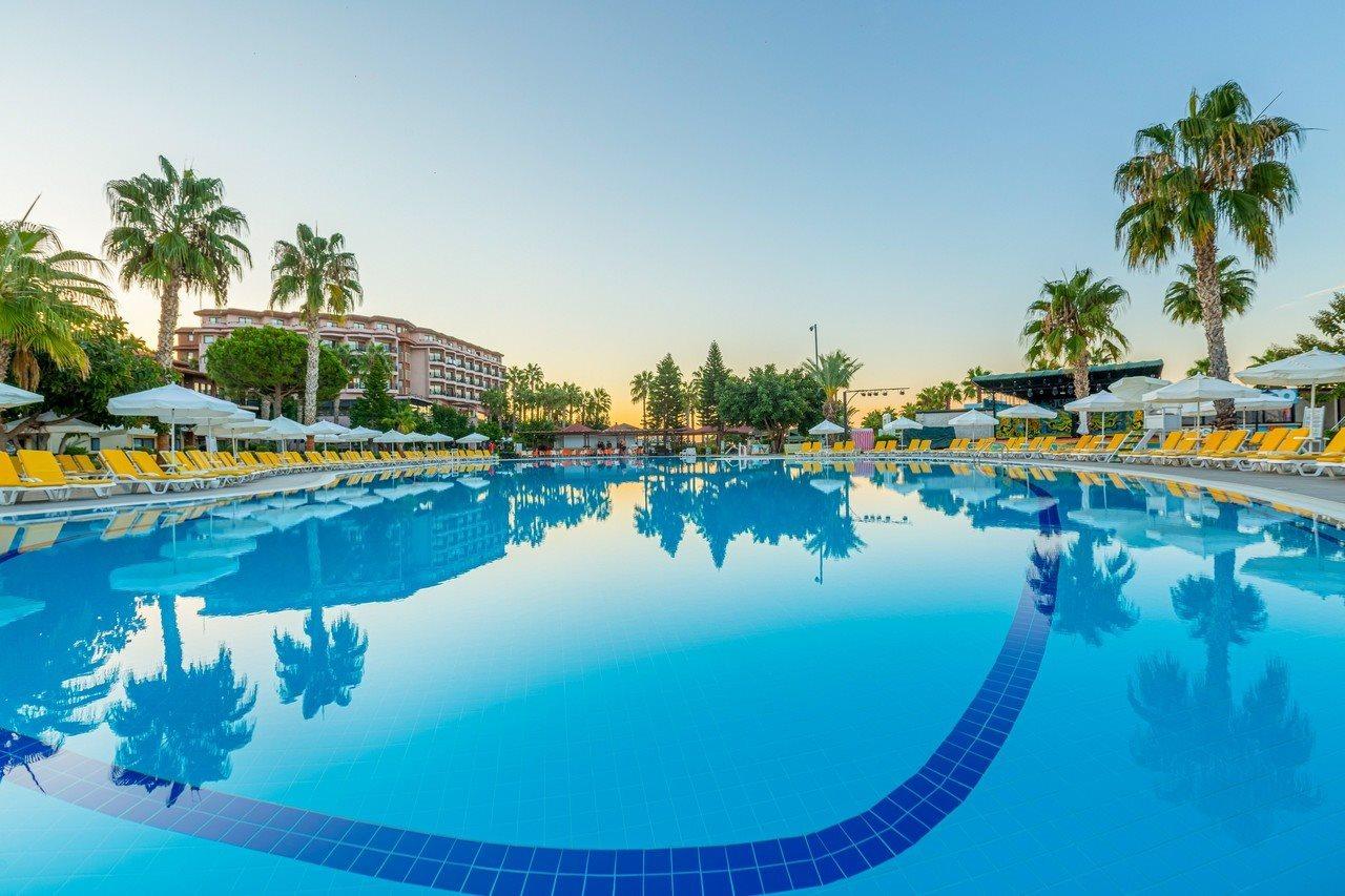 Justiniano Club Park Conti Окурджалар