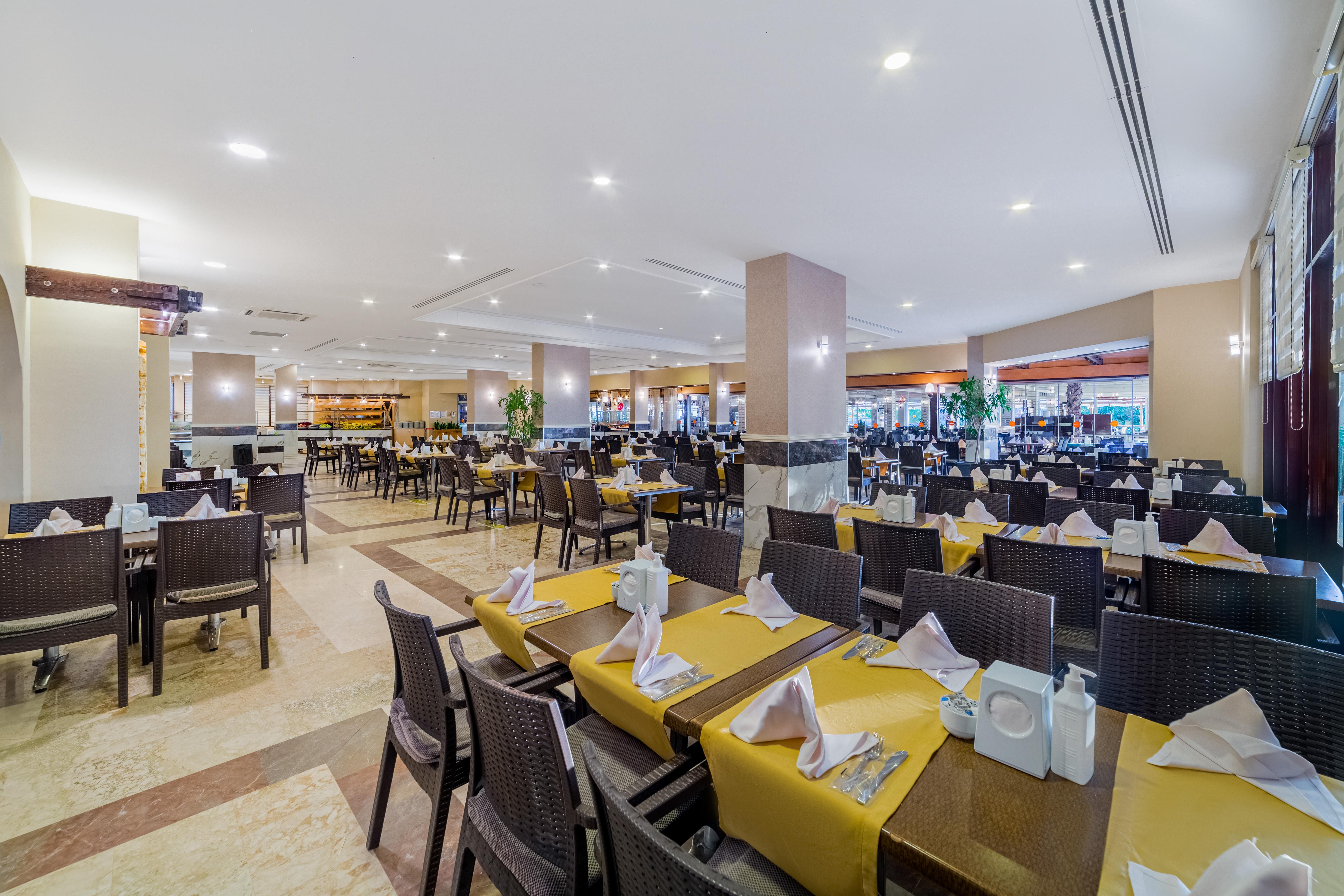 Justiniano Club Park Conti Resort 4*
